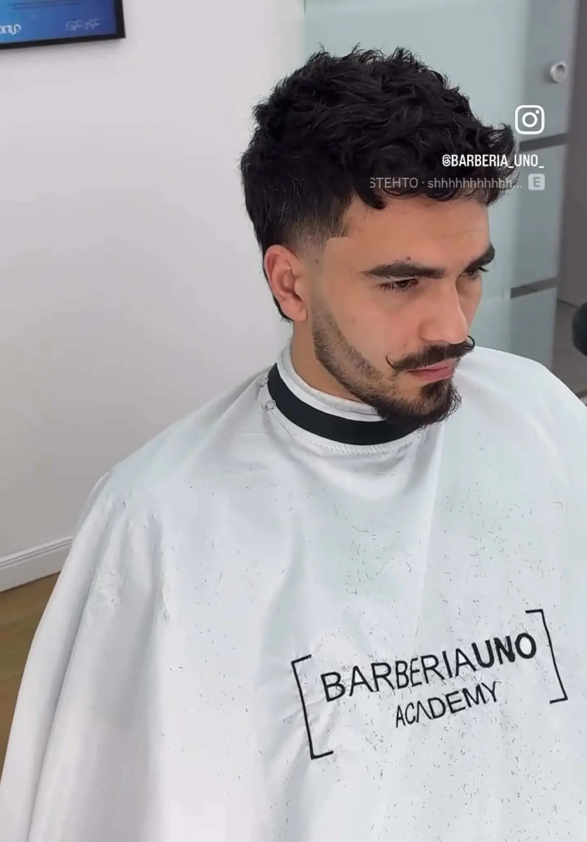 Atmosferă caldă în salonul din Apahida.
